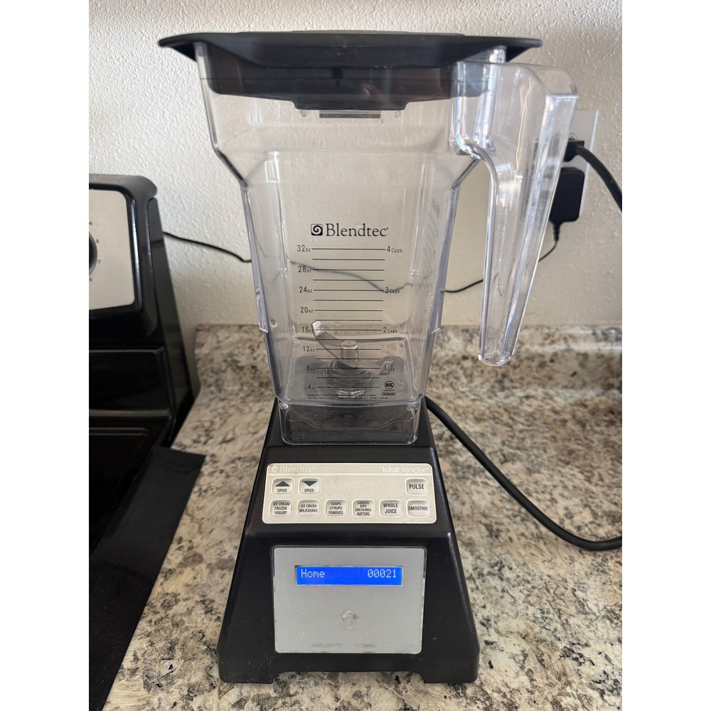 Blendtec Total Blender ES3 Black 1560W 32oz Jar Low 21 Cycle Count Made in USA